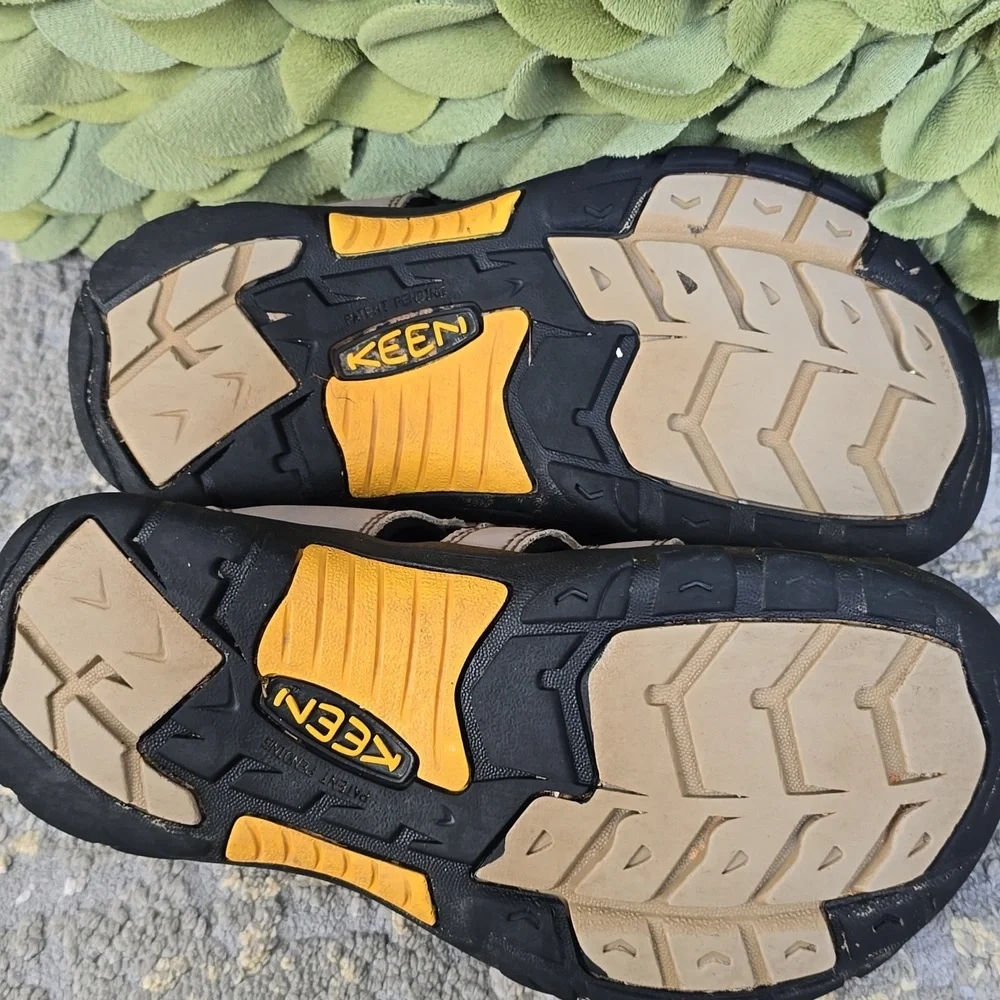 Keen Newport H2 Sandals - YOUTH Size 4 - Picture 11 of 15